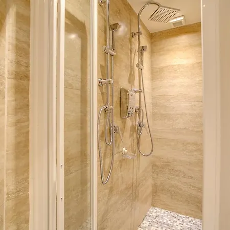 Aurelius 4*